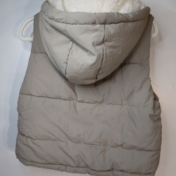 fab'rik  Tan Puffer Vest with Hood & pockets - Picture 3 of 5